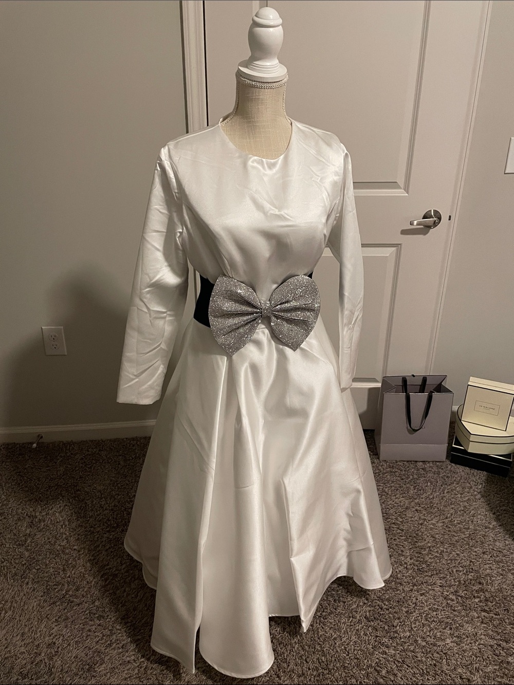 Elegant White Long Sleeve Dress